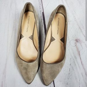 Adrienne Vittadini Women’s Size 8M Beige Fine Leather Suede Flats Shoes